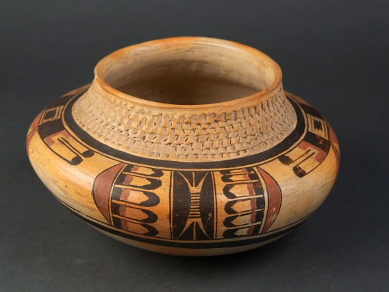 polychrome jar with corrugated neck