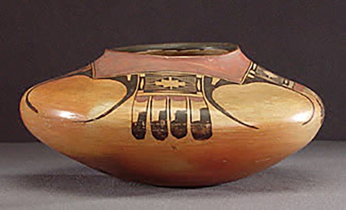 Polychrome jar with abstracted eagle motifs, around 1900-1910. ASM e-8996.