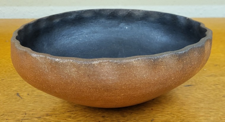 micaceous bowl by Shelden Nunez-Velarde