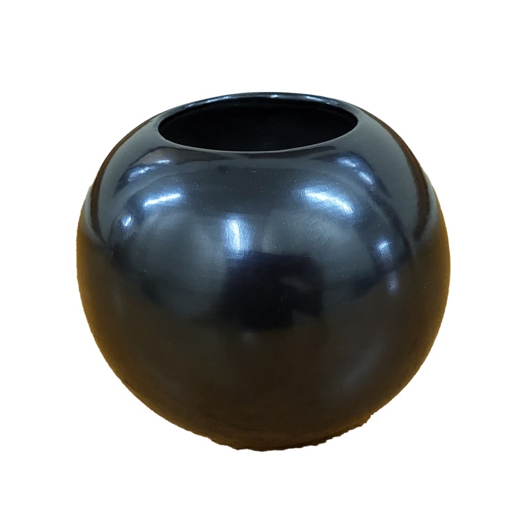 San Ildefonso black jar