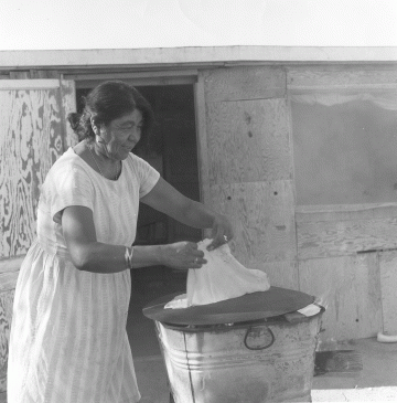 Maria Murrieta making tortillas43615